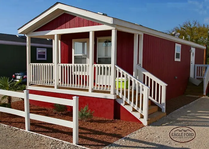 Eagle Ford Village Suites Dilley