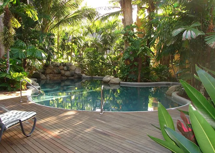 Palm Cove Tropic Apartments