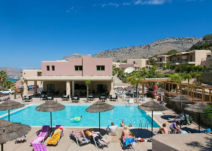 Finas Hotel Pefki 