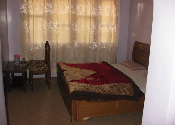 Hotel Gulistan Srinagar 