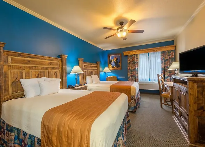 La Hacienda Inn near Alamodome&Riverwalk San Antonio