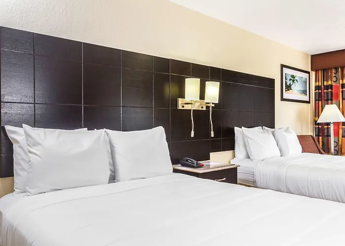 Econo Lodge Inn & Suites Florida City