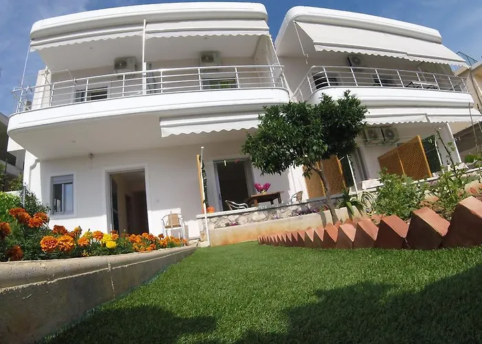 Riviera Rooms Himare