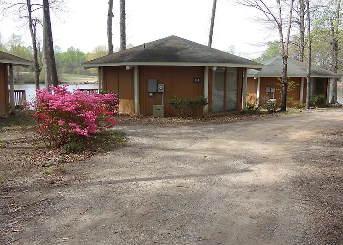 Lake Myers Lakeside Villa 16 Mocksville