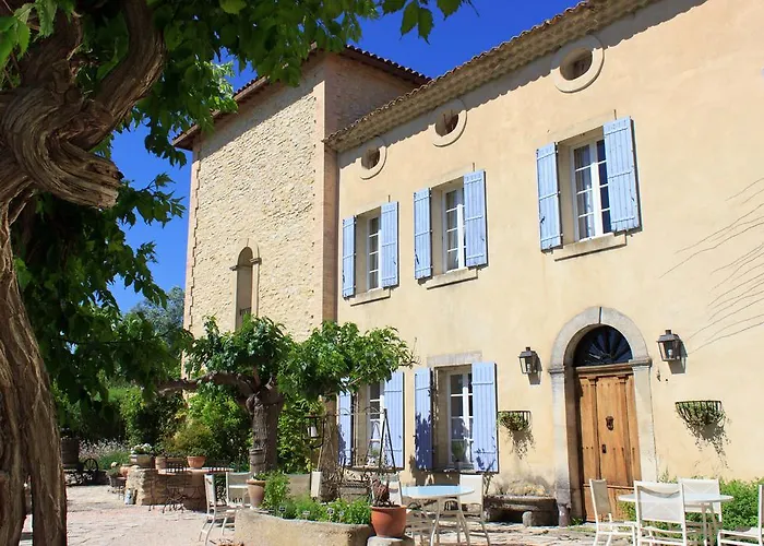 Les Carmes And Spa Le Thor