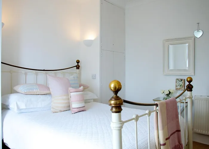 Onefifty Bed & Breakfast Cowes 