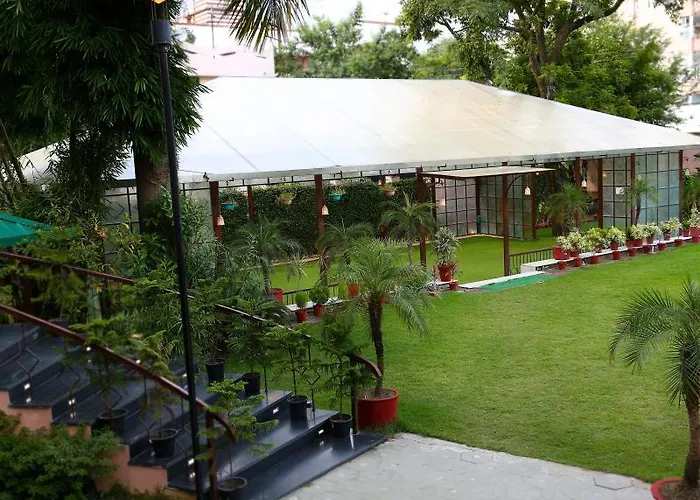 Inderlok Hotel Dehradun