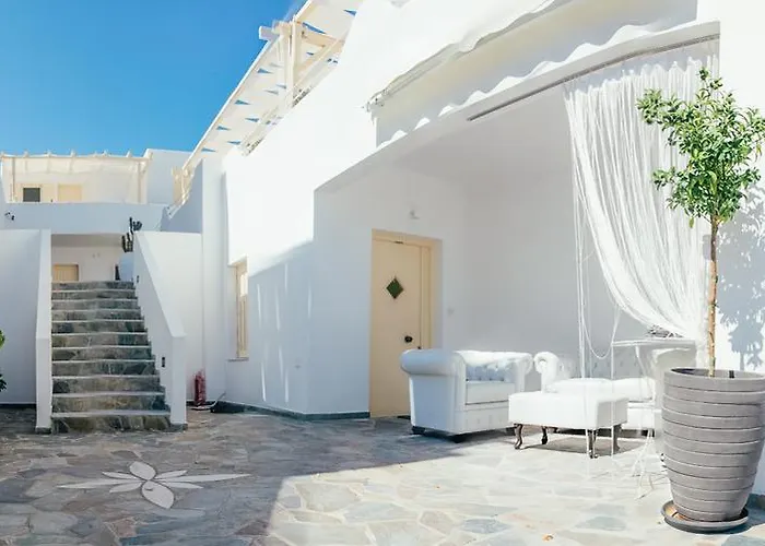 The White Suites Adamantas