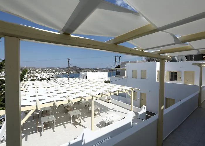 The White Suites Adamantas