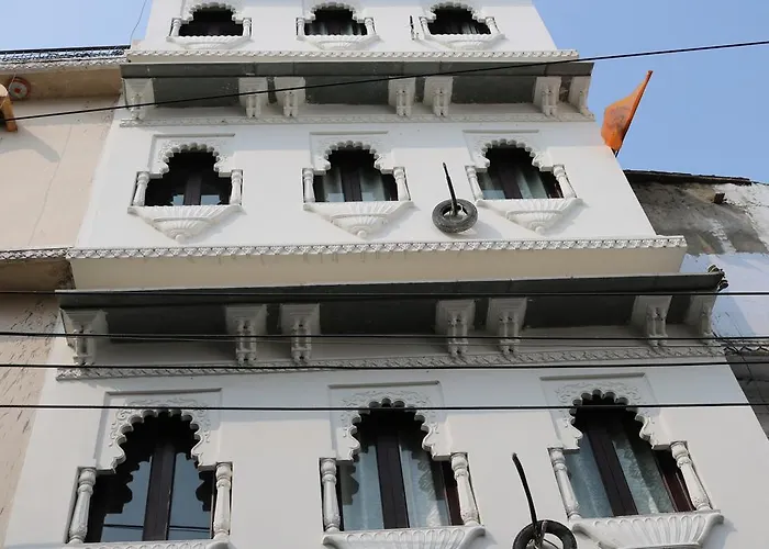 Mewar Avenue Guest House Near Lake Pichola Udaipur