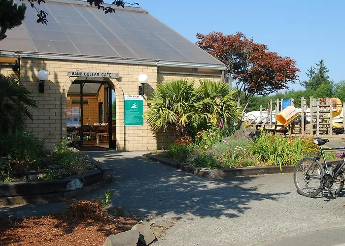 Seaside Camping Resort Cottage 11