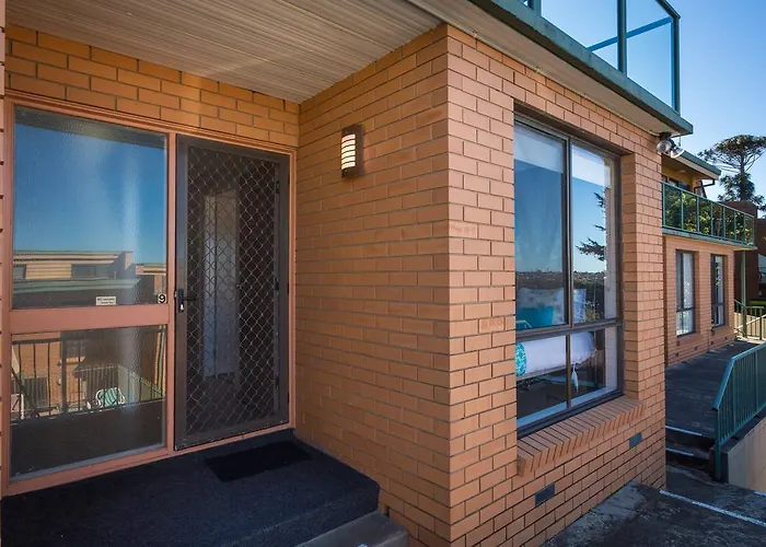 Panoramic Townhouses By Lisa Merimbula