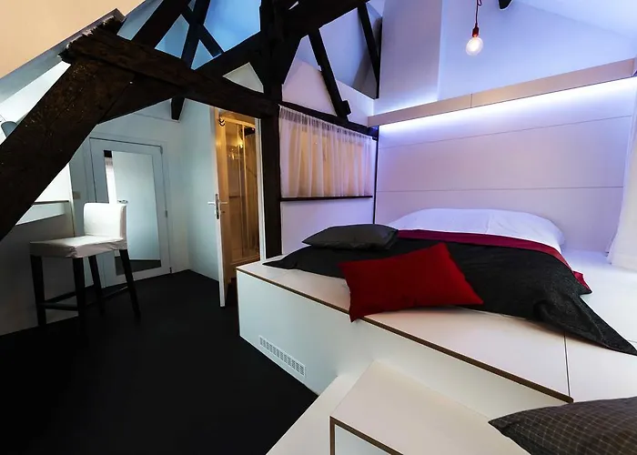 Hotel Mons Dragon House
