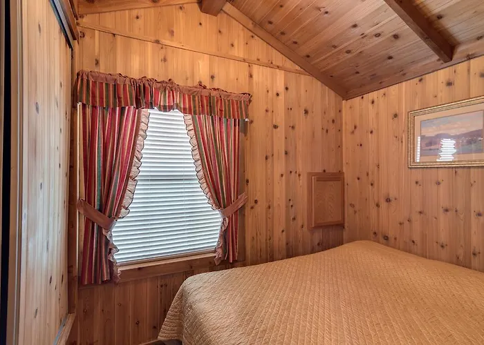 Lake Conroe One-Bedroom Cabin 3 Willis