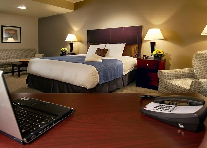 Nichols Village Hotel And Spa Clarks Summit