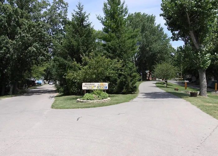 Lakeland Rv Campground Loft Cabin 1 Edgerton