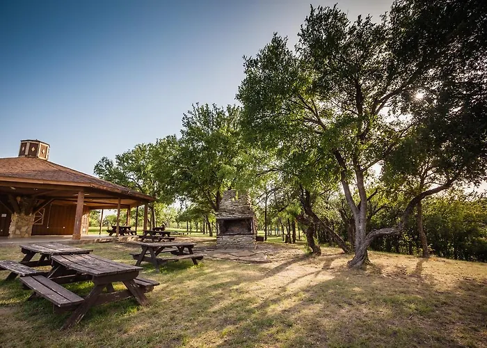 Bay Landing Camping Resort Cabin 1 Bridgeport