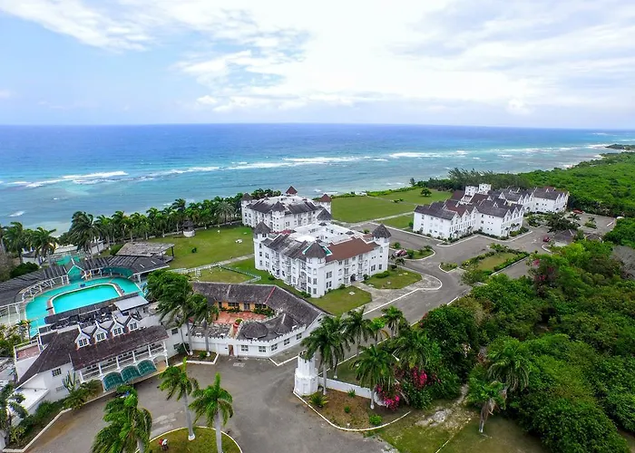 Seacastles By The Beach/Pool Montego Bay