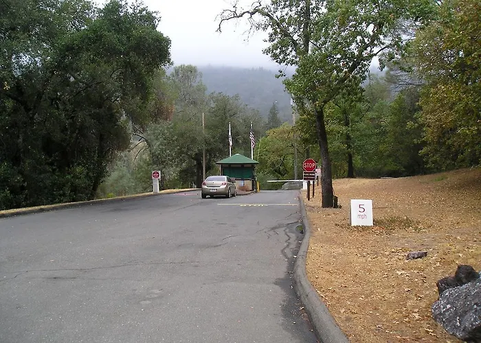 Russian River Camping Resort Studio Cabin 4 Cloverdale