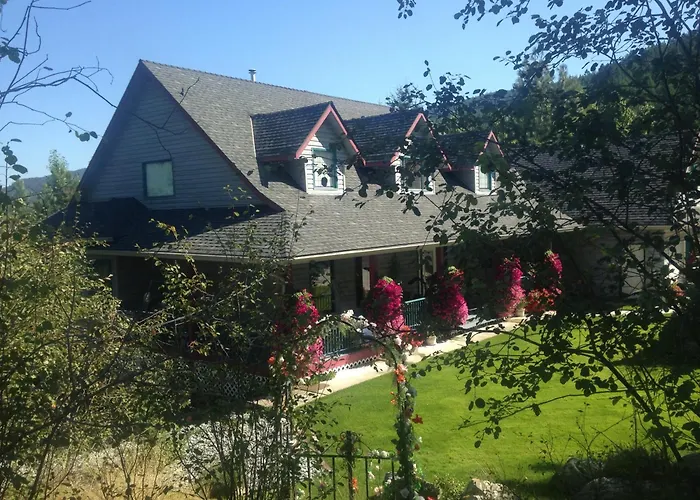 Eagle'S Nest B&B Lake Country