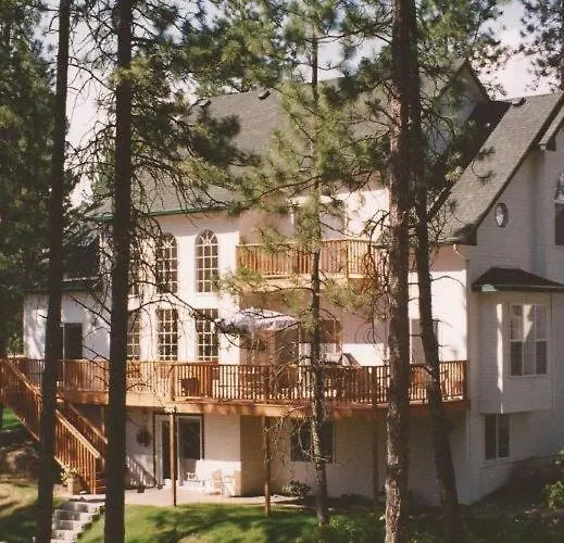 River Cove Elegant Waterfront Bed & Breakfast Post Falls