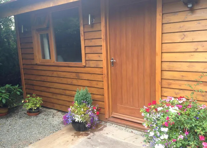 Manor Garden Lodge Wirral
