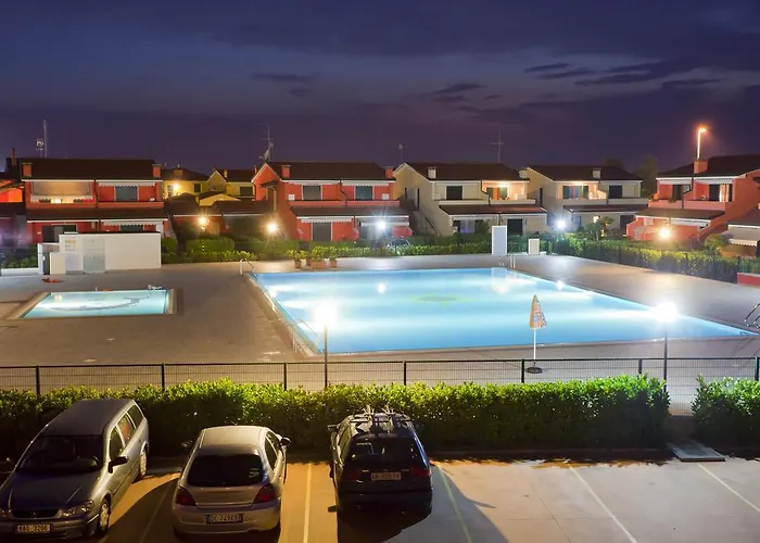 Aqua Marina Exclusive Family Village & Serviced Apartments With Olympic Swimming Pool And With A Hypermarket Inside The Building Caorle
