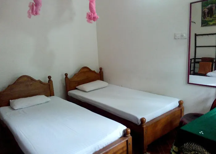 Rest Point Hotel Unawatuna