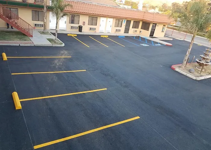 Tiffany Inn Corona