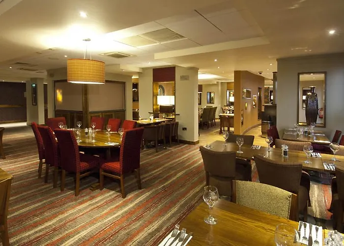 Premier Inn London Heathrow Airport T2 & T3 - Bath Road Hounslow