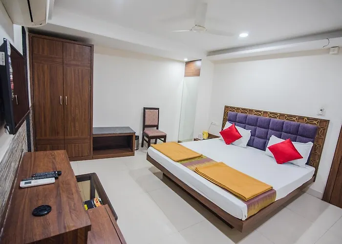 Hotel Crown Palace Bhopal