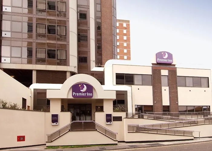 Premier Inn Sunbury - Kempton Park