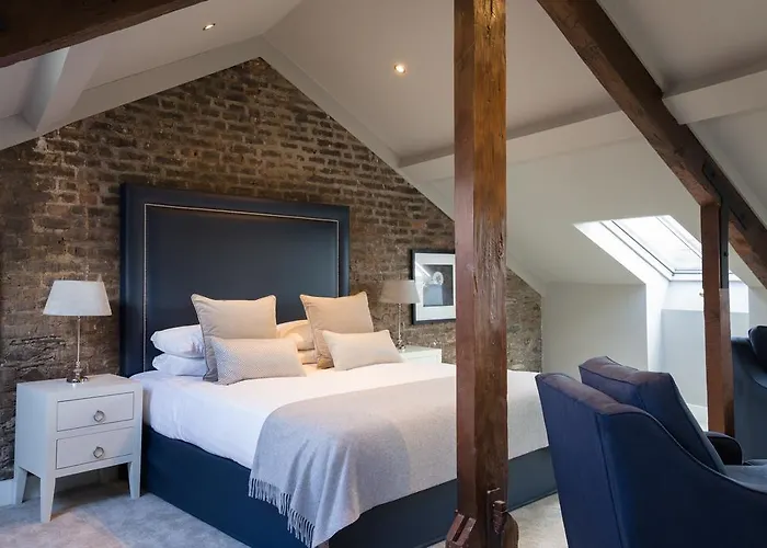 Giles Norman Gallery & Townhouse Kinsale