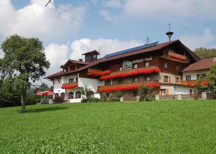 Berghof Pension und Ferienwohnungen Bischofsmais