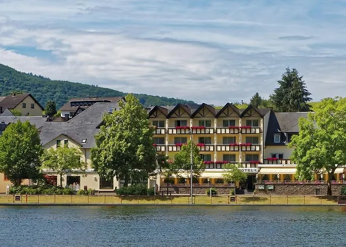 Moselstern-Hotel "Weinhaus Fuhrmann" Ellenz-Poltersdorf