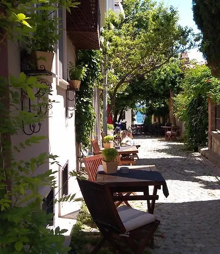 Hotel Oeykue Butik Bozcaada