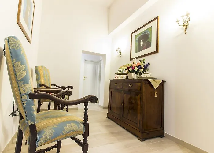 Palazzo D'Auria Aparthotel Nápoles