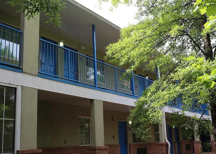 Magnolia Bay Hotel & Suites Jonesboro