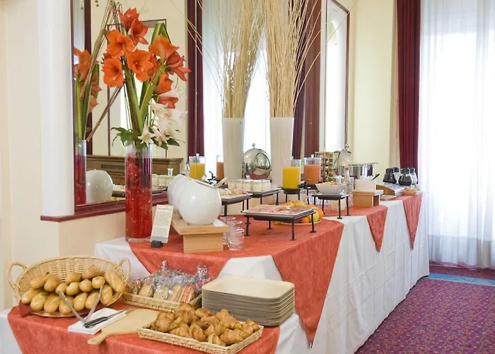 Kyriad Paris 10 - Gare De L'Est