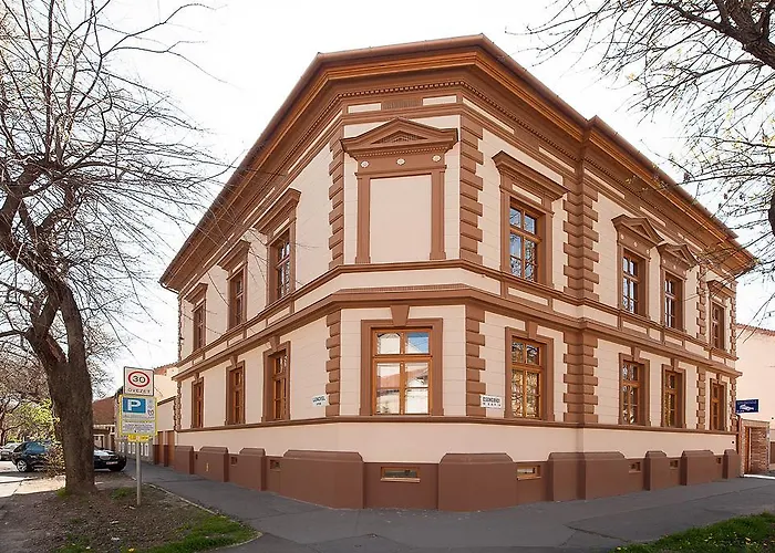 Csanabella House Hotel Szeged