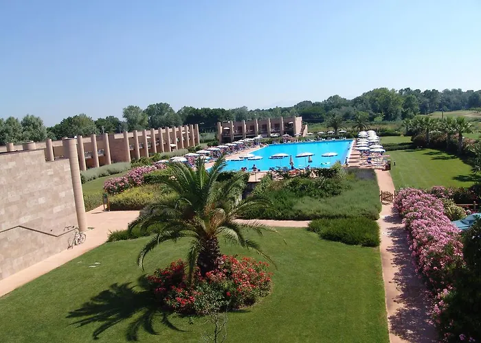 Cosmopolitan Golf & Beach Resort Tirrenia