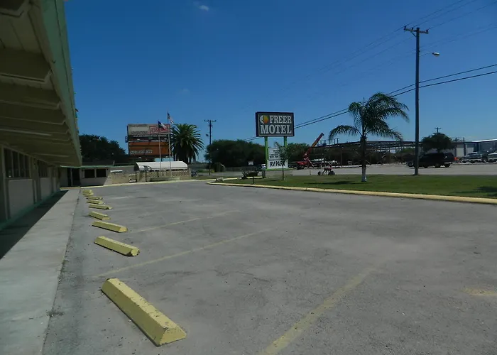 Freer Motel
