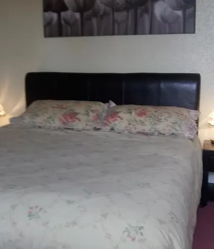 Chesterfields Guest House Warwick 