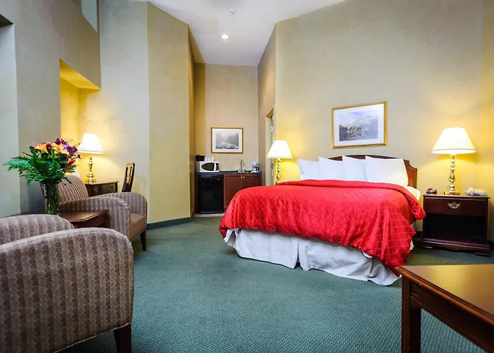 Peterborough Inn & Suites Hotel
