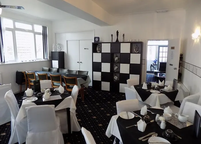 The Lorron Hotel Sandown