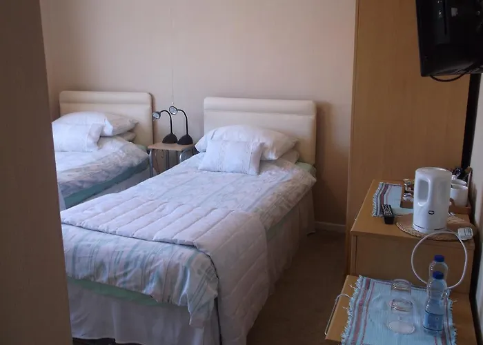 Tremains Guest House Bridgend 