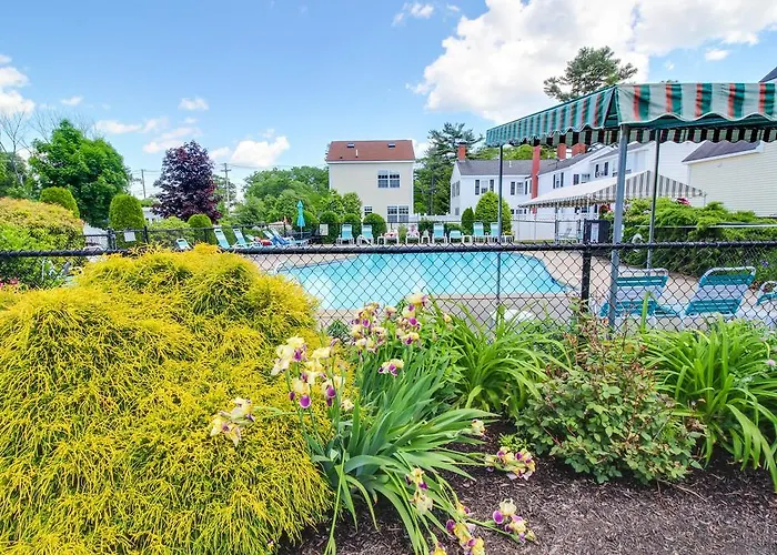 The Holiday House Condominiums Wells