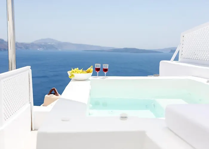 Delta Suites Oia