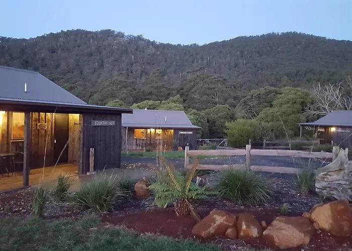 Rustic Hut Bush Retreat Bed & Breakfast Penguin