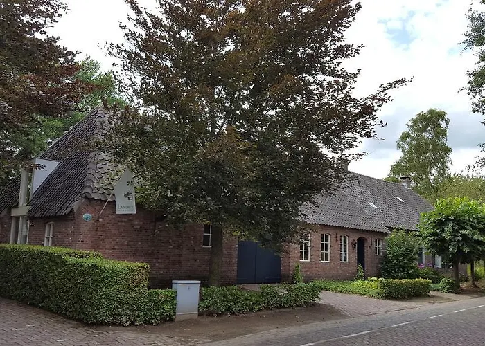 Landrop Bed & Breakfast Hoogeloon